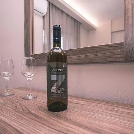 Nobbi Centre Apartments, By Zantewize