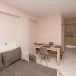 Nobbi Centre Apartments, By Zantewize Apartment *